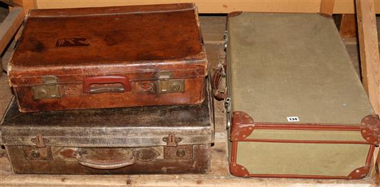 2 leather suitcases & canvas suitcase(-)